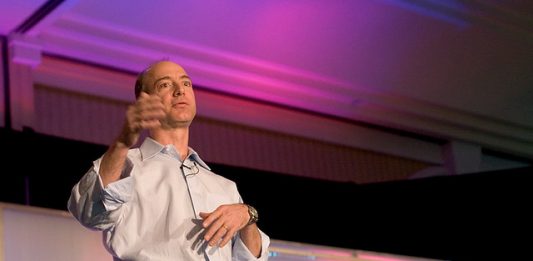 Criticized by experts .. Founder of "Amazon" presents his vision of the invasion of space